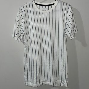 White stripped t-shirt